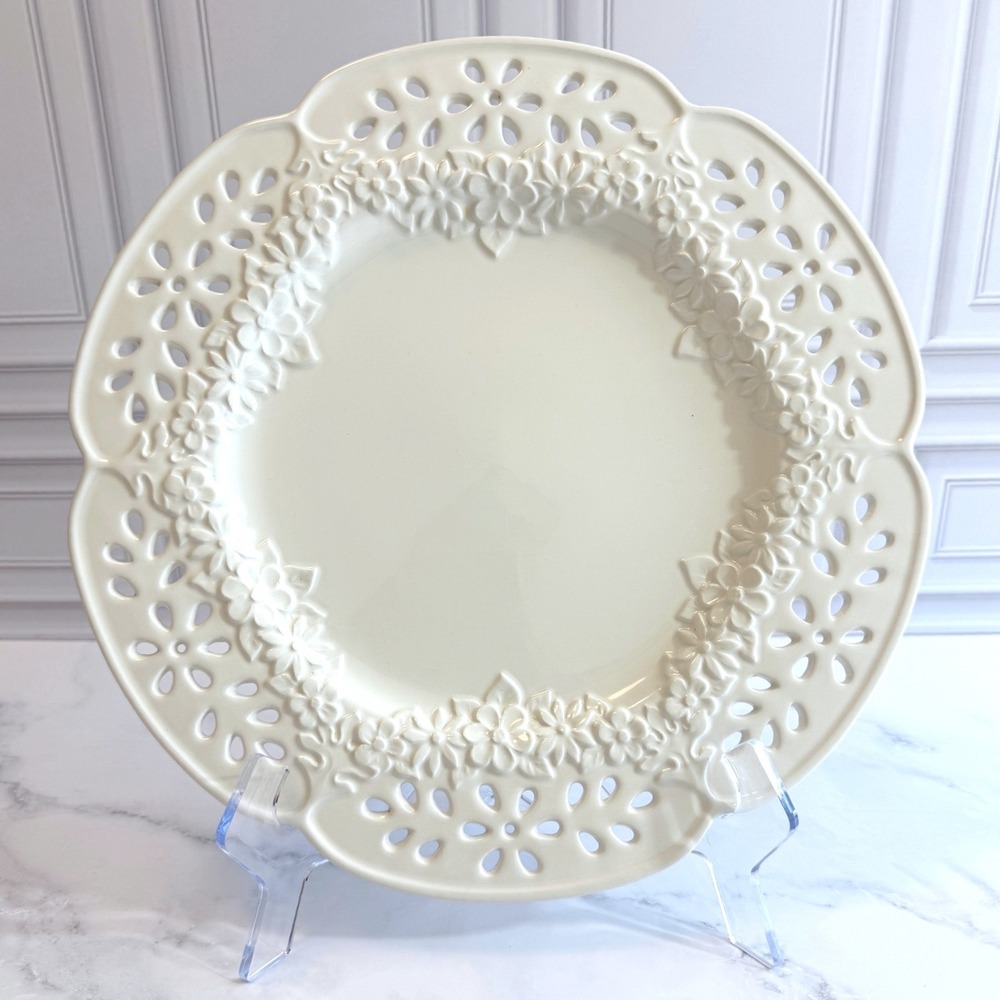 Portugal Reticulated‎ Floral Relief Scalloped Edge 13" Round Platter